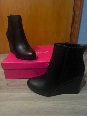 ShoeDazzle Black Wedge Bootie